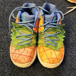 Nike Kylie Irving sponge Bob edition